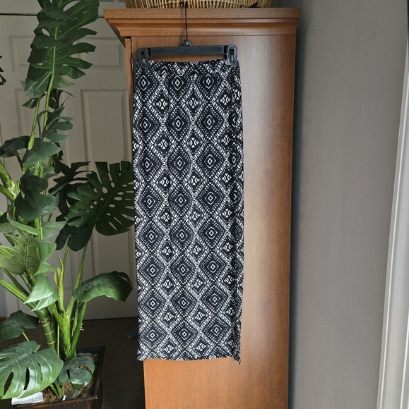 Derek Heart maxi Skirt Womens Size Small Elastic Waist - Picture 1 of 4